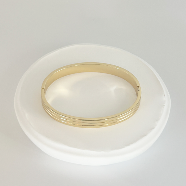14K Gold-Filled Textured Oval Bangle Bracelet 8mm