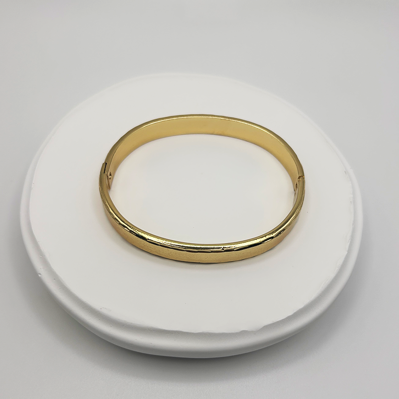 14K Gold-Filled Matte Brushed Oval Bangle Bracelet 8mm