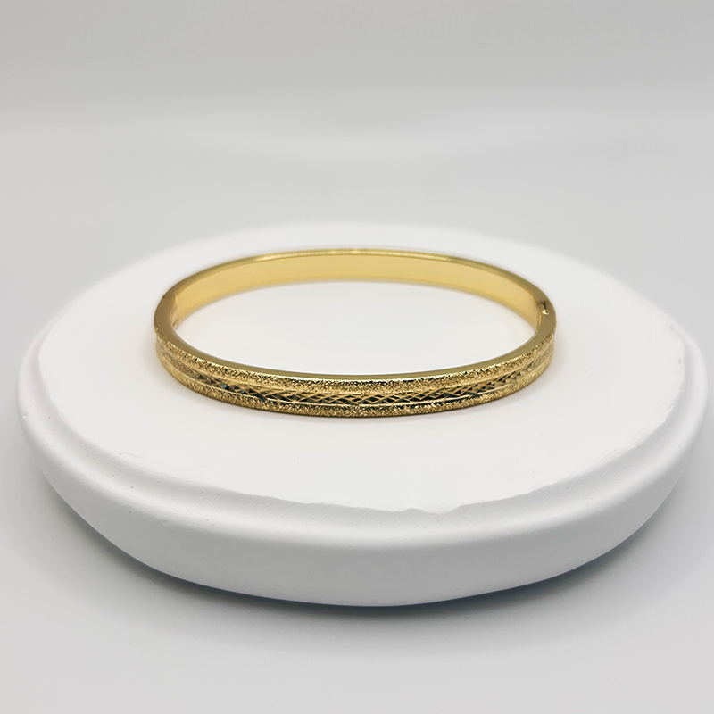 14K Gold-Filled Textured Oval Bangle Bracelet 6mm